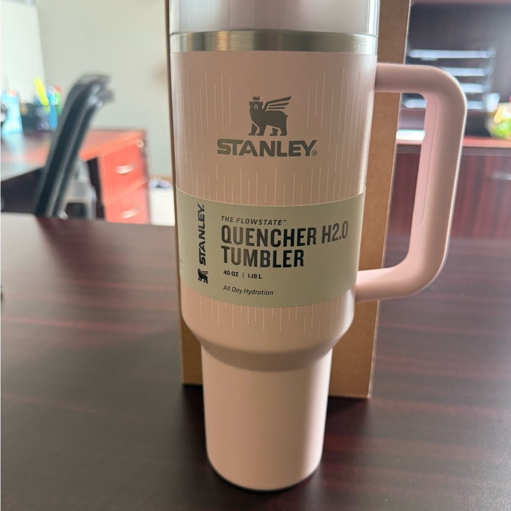Stanley Pink FlowState Tumbler 40oz